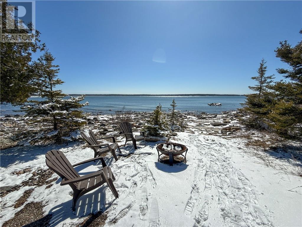 












150 Pennie Avenue

,
Tehkummah, Manitoulin Island,




Ontario
P0P2C0

