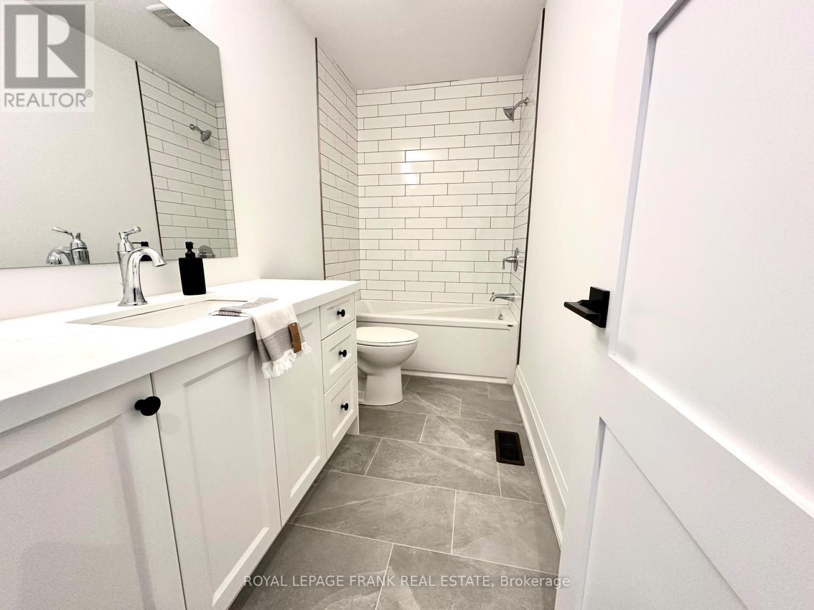 












34 POND STREET

,
Trent Hills (Hastings),




Ontario
K0L1Y0

