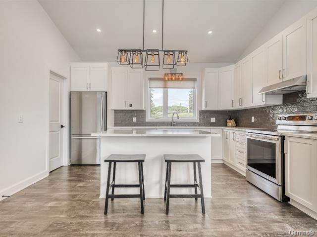 









270


Ch. H.-Zurenski

, A,
Val-des-Monts,




QC
J8N5J2

