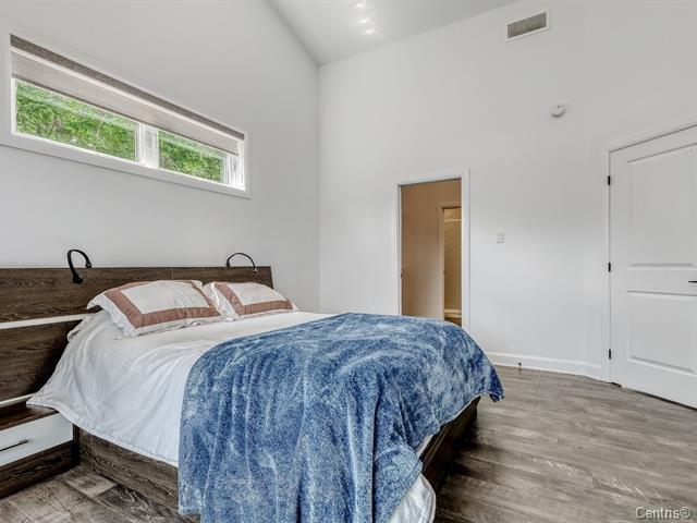









270


Ch. H.-Zurenski

, A,
Val-des-Monts,




QC
J8N5J2

