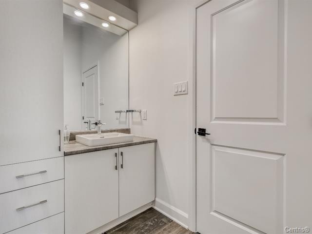 









270


Ch. H.-Zurenski

, A,
Val-des-Monts,




QC
J8N5J2

