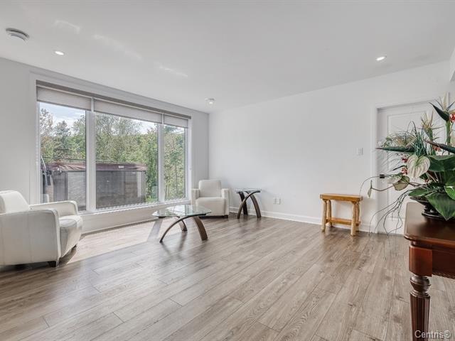 









270


Ch. H.-Zurenski

, A,
Val-des-Monts,




QC
J8N5J2

