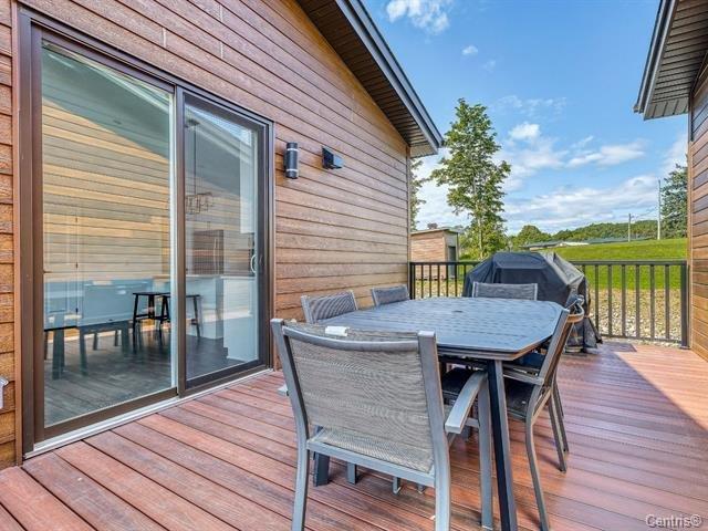 









270


Ch. H.-Zurenski

, A,
Val-des-Monts,




QC
J8N5J2

