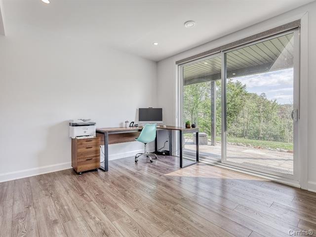 









270


Ch. H.-Zurenski

, B,
Val-des-Monts,




QC
J8N5J2

