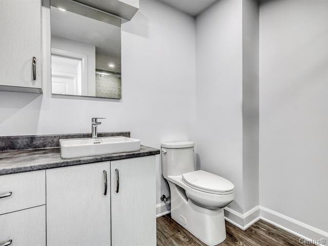 









270


Ch. H.-Zurenski

, B,
Val-des-Monts,




QC
J8N5J2

