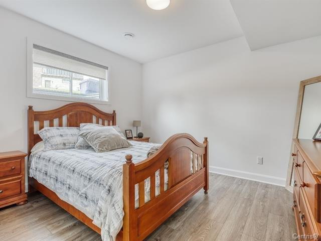 









270


Ch. H.-Zurenski

, B,
Val-des-Monts,




QC
J8N5J2

