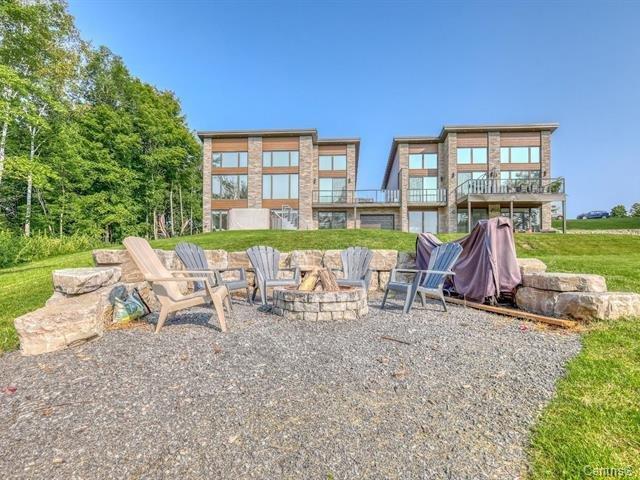 









270


Ch. H.-Zurenski

, B,
Val-des-Monts,




QC
J8N5J2

