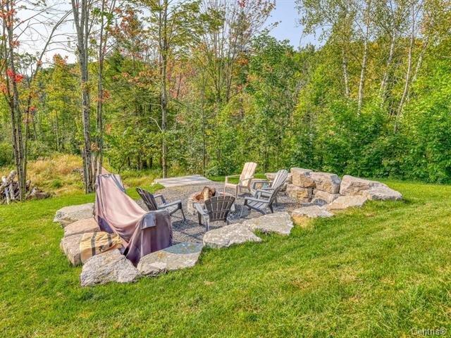 









270


Ch. H.-Zurenski

, B,
Val-des-Monts,




QC
J8N5J2

