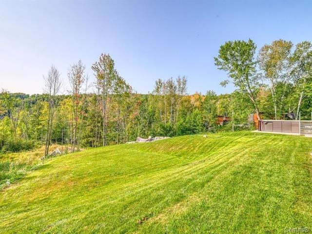 









270


Ch. H.-Zurenski

, B,
Val-des-Monts,




QC
J8N5J2

