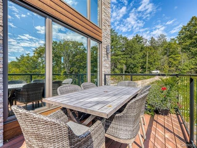 









270


Ch. H.-Zurenski

, B,
Val-des-Monts,




QC
J8N5J2

