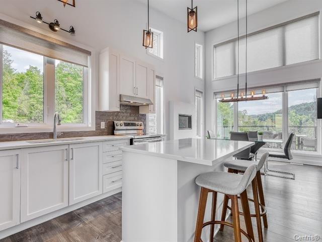 









270


Ch. H.-Zurenski

, B,
Val-des-Monts,




QC
J8N5J2

