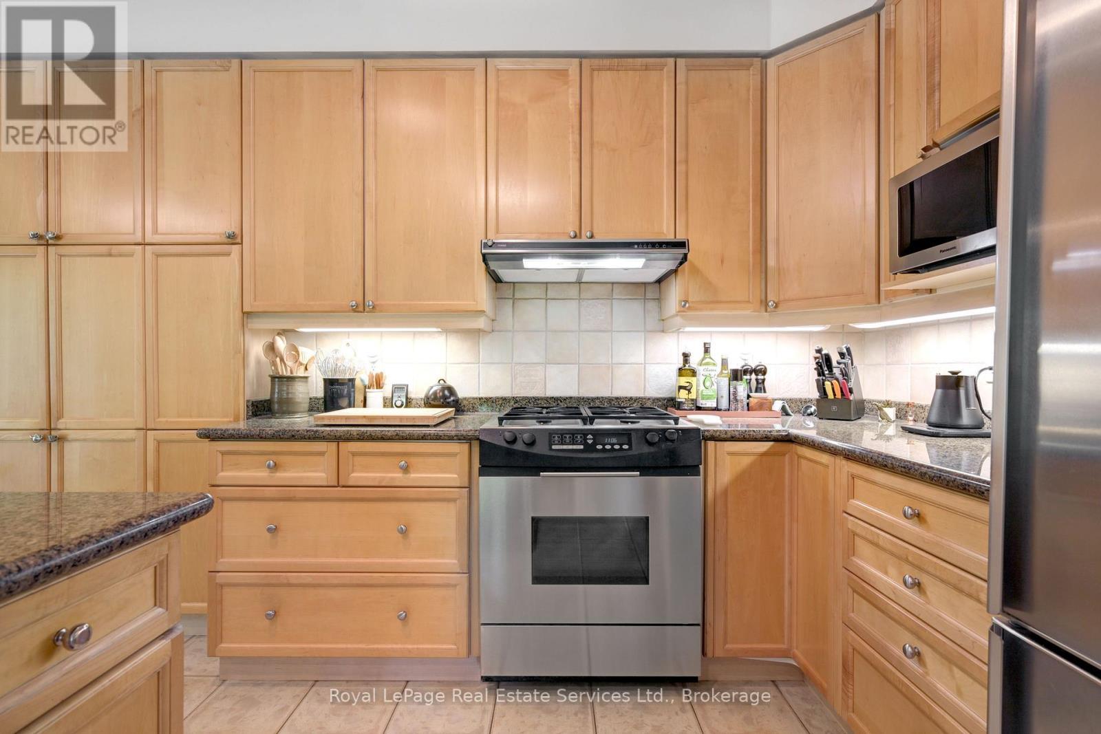 












1259 GLENASHTON DRIVE

,
Oakville (JC Joshua Creek),




Ontario
L6H5M3

