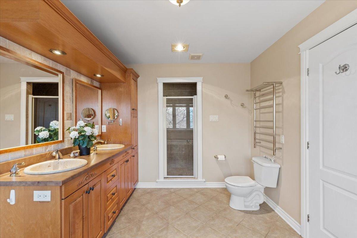 









111


Rue Champêtre

,
Gatineau (Aylmer),




QC
J9H6W4

