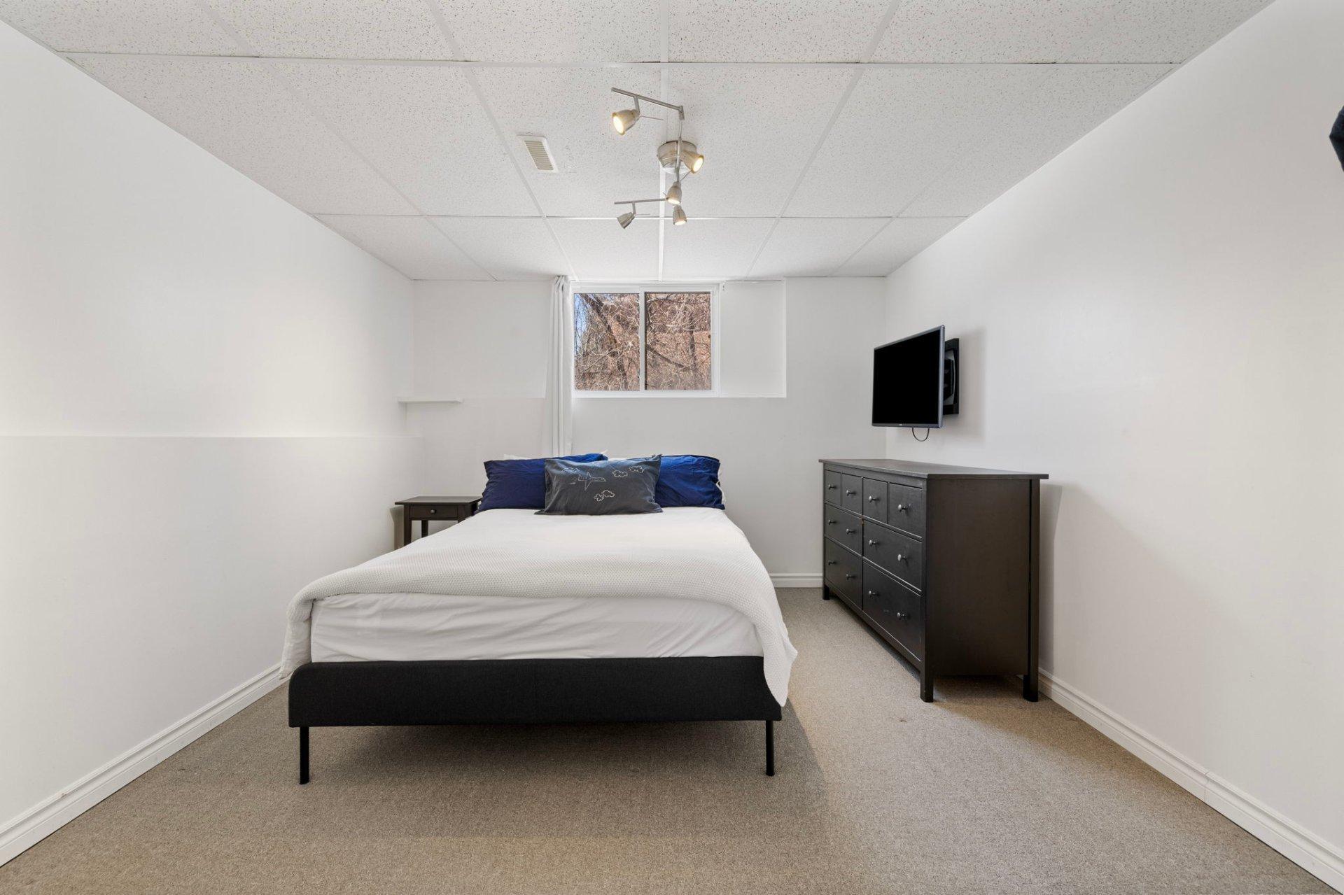 









111


Rue Champêtre

,
Gatineau (Aylmer),




QC
J9H6W4

