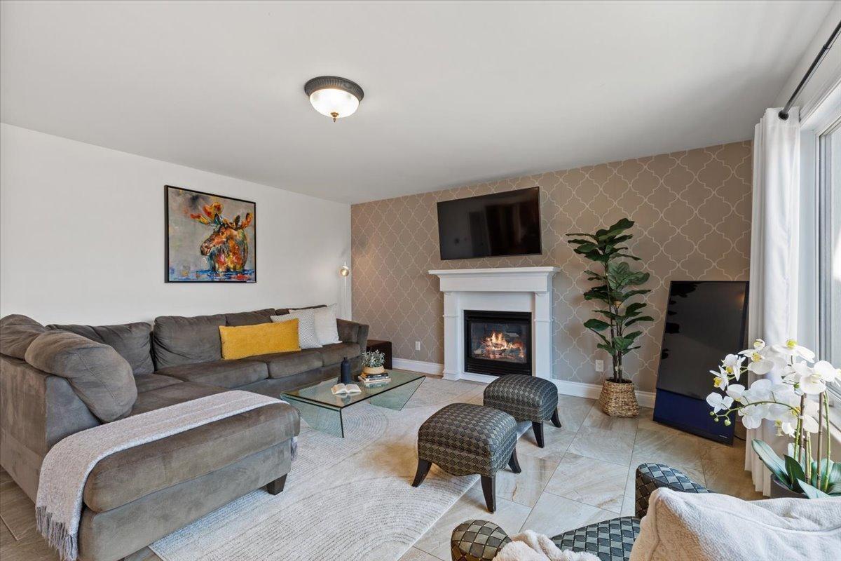 









111


Rue Champêtre

,
Gatineau (Aylmer),




QC
J9H6W4

