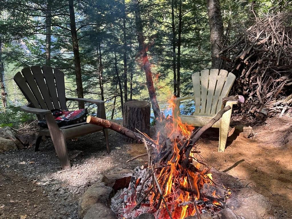 









34


Ch. des Becs-Scie

,
Val-des-Monts,







QC
J8N6L9

