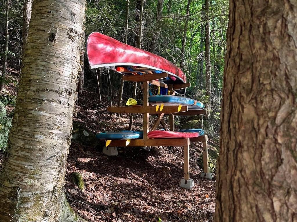 









34


Ch. des Becs-Scie

,
Val-des-Monts,







QC
J8N6L9

