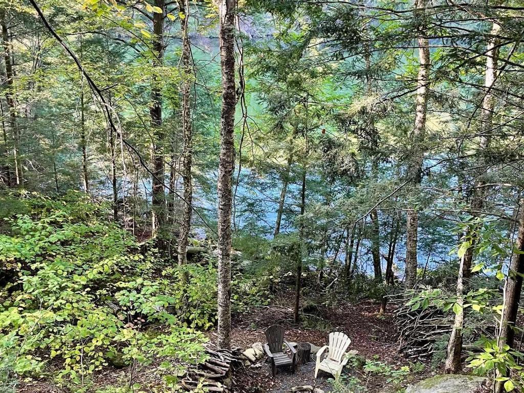 









34


Ch. des Becs-Scie

,
Val-des-Monts,







QC
J8N6L9

