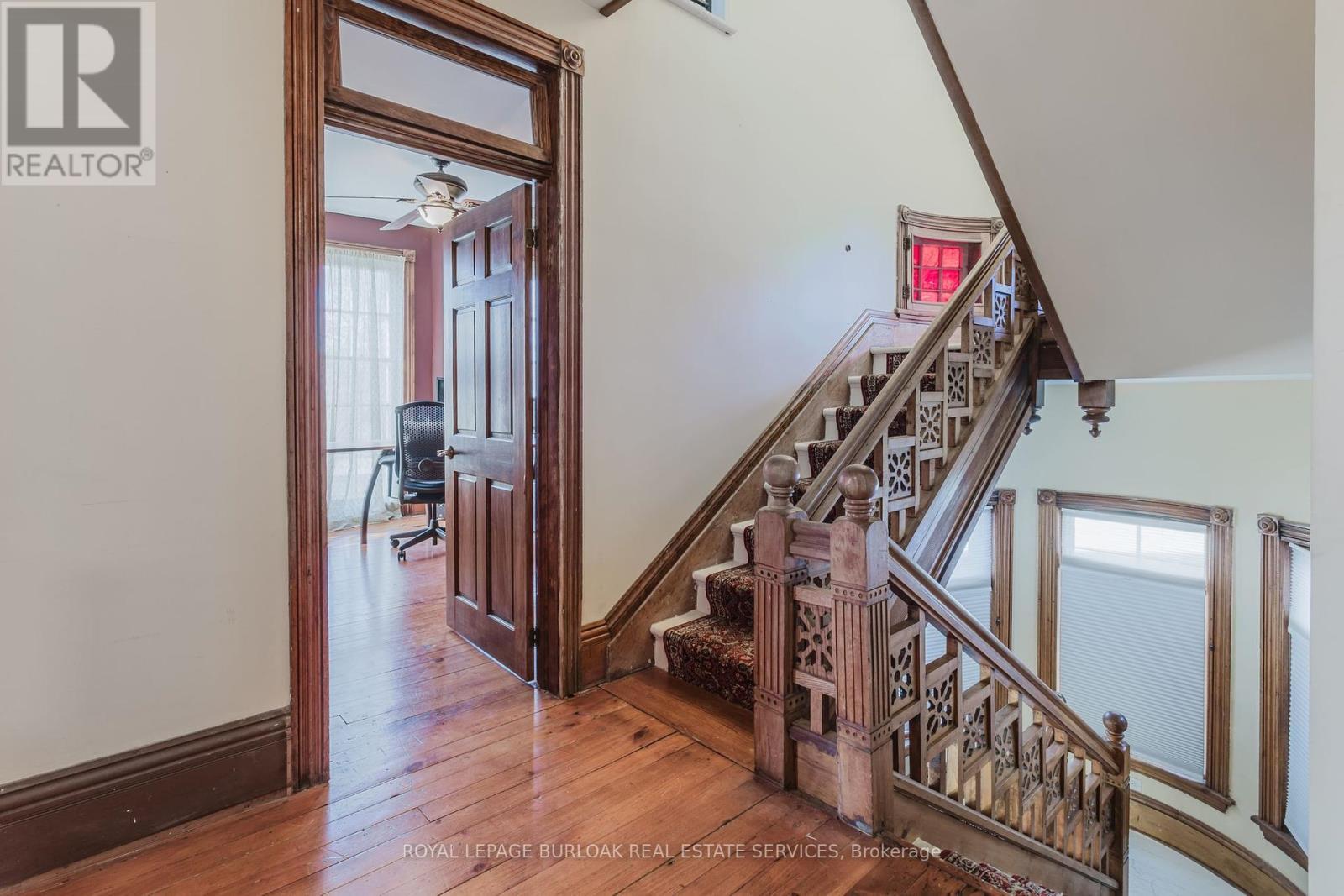 












957 BEACH BOULEVARD

,
Hamilton,




Ontario
L8H6Z7

