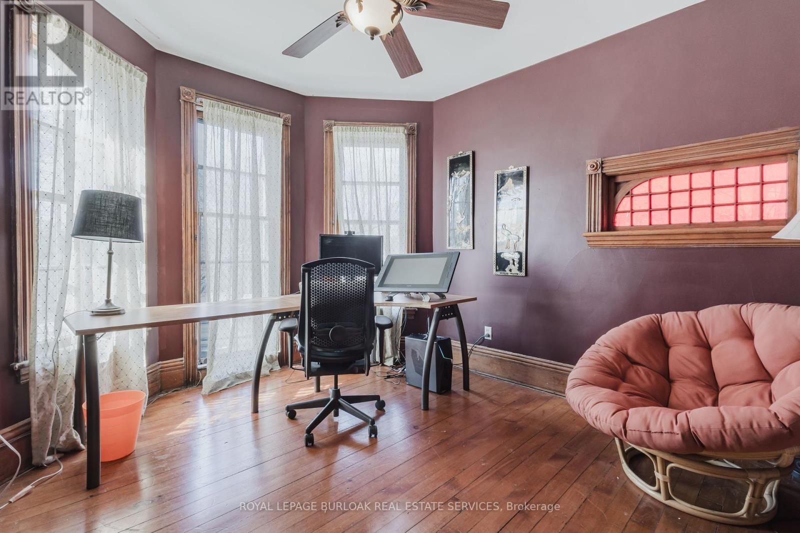 












957 BEACH BOULEVARD

,
Hamilton,




Ontario
L8H6Z7

