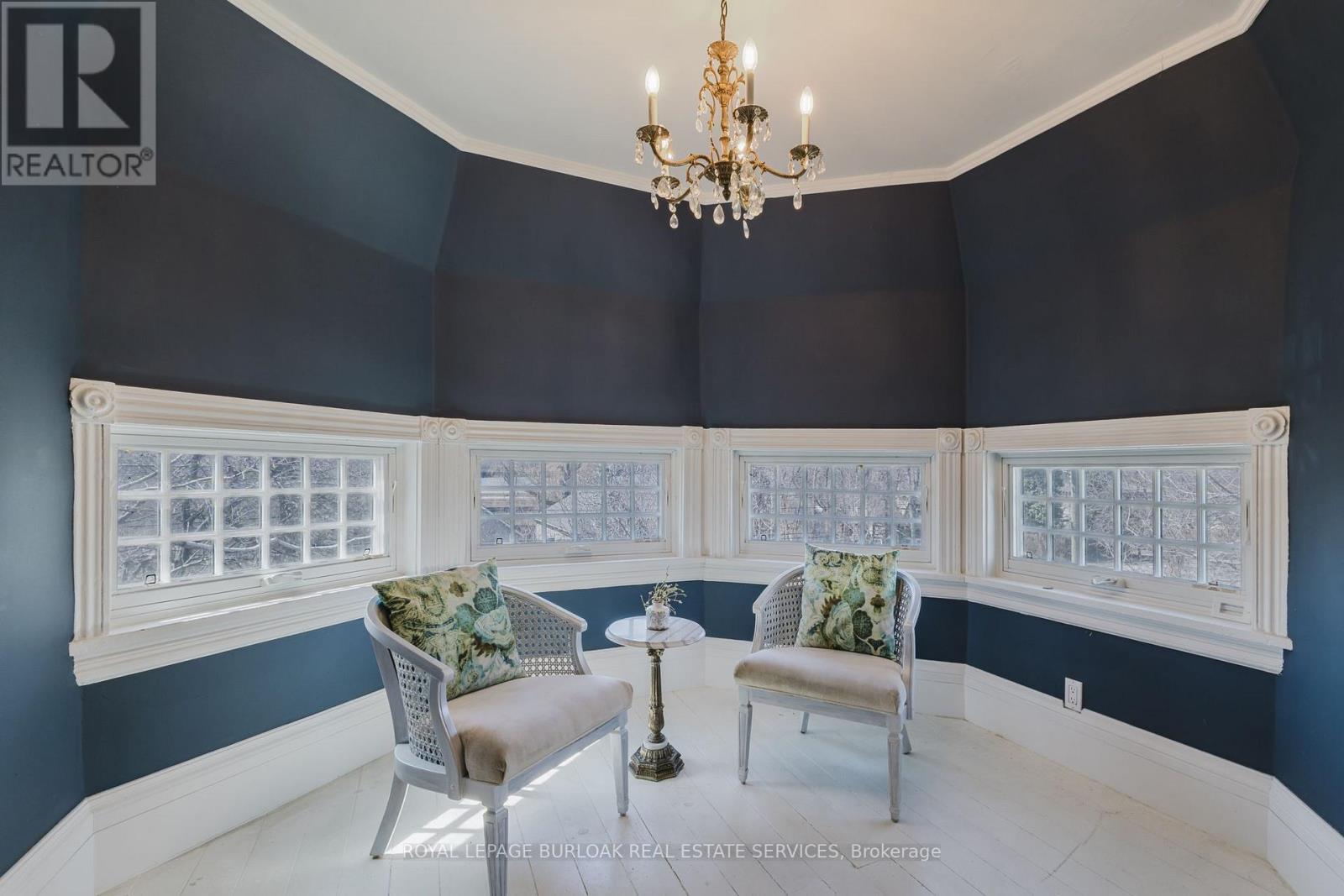












957 BEACH BOULEVARD

,
Hamilton,




Ontario
L8H6Z7

