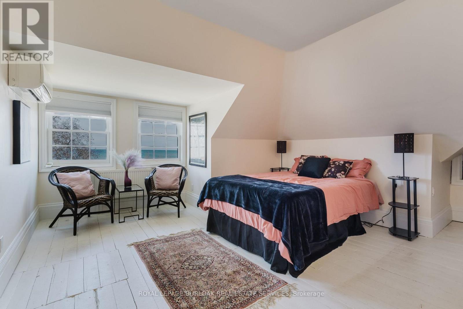 












957 BEACH BOULEVARD

,
Hamilton,




Ontario
L8H6Z7

