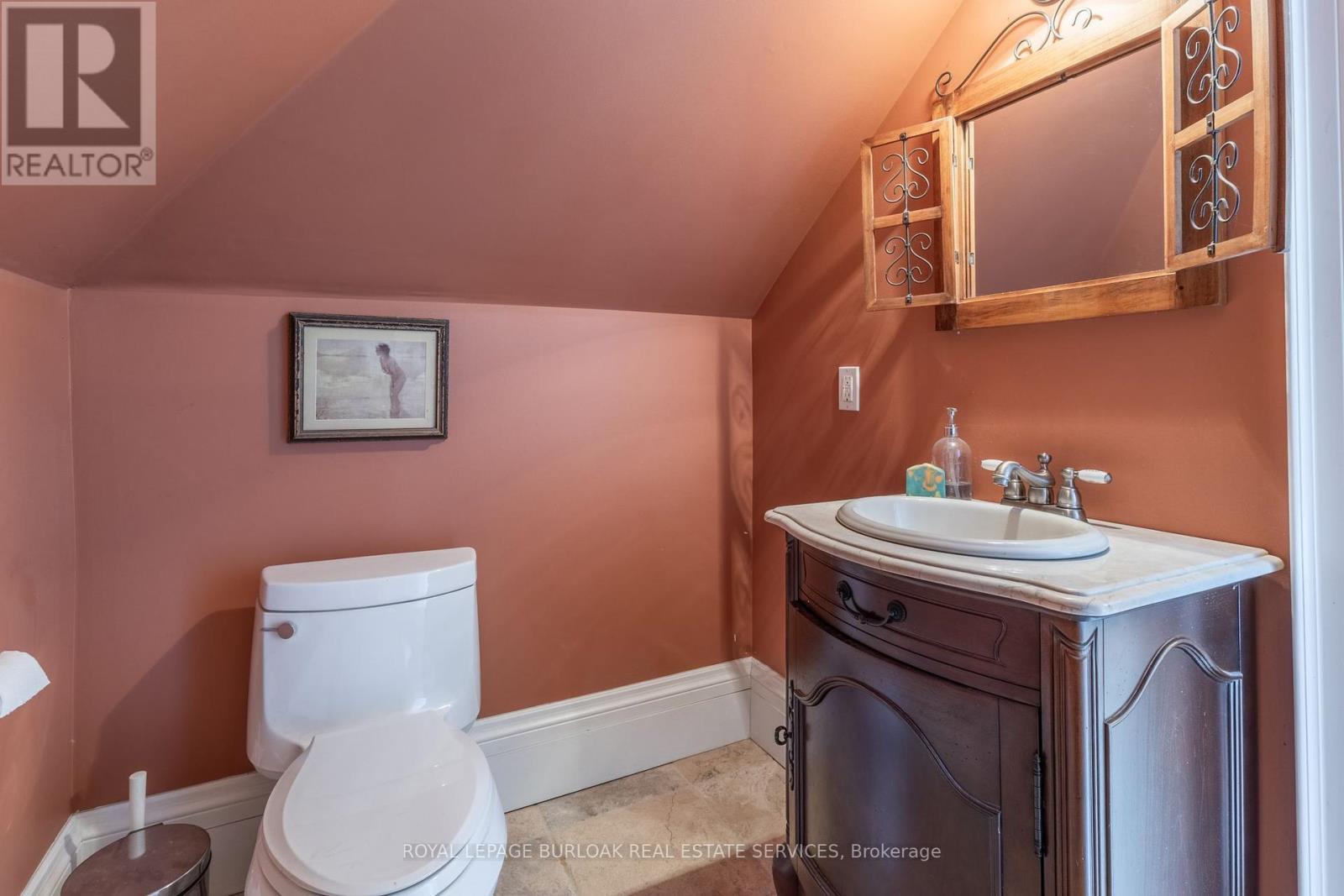 












957 BEACH BOULEVARD

,
Hamilton,




Ontario
L8H6Z7

