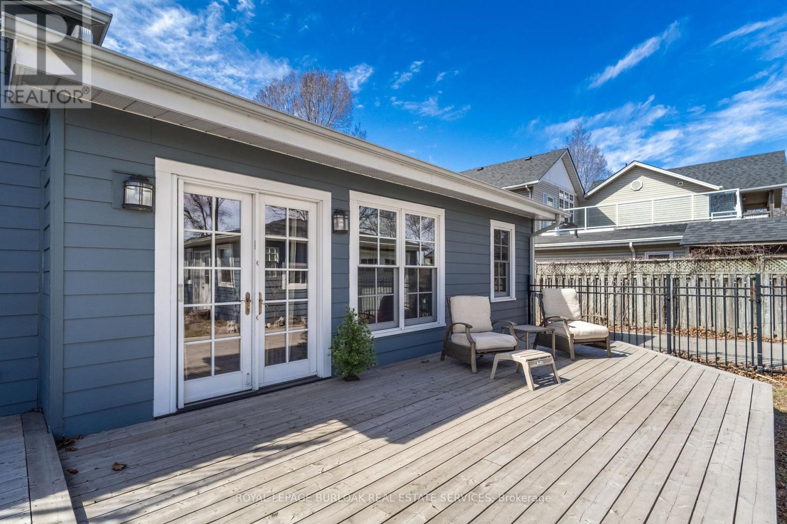 












957 BEACH BOULEVARD

,
Hamilton,




Ontario
L8H6Z7

