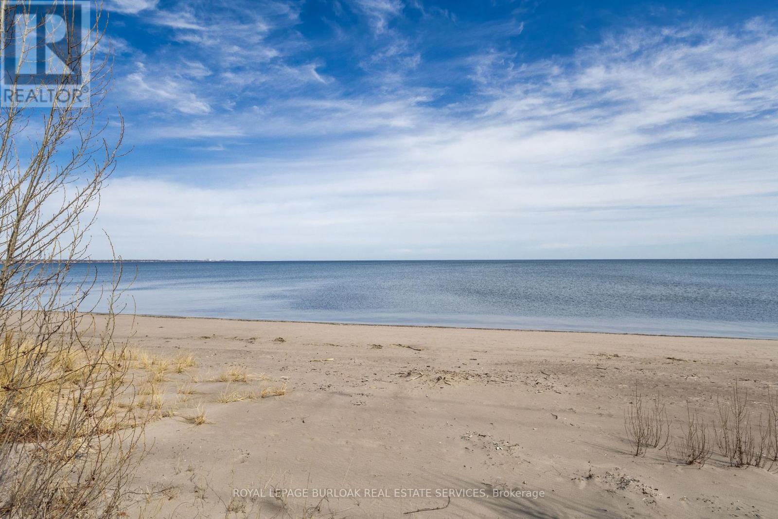 












957 BEACH BOULEVARD

,
Hamilton,




Ontario
L8H6Z7

