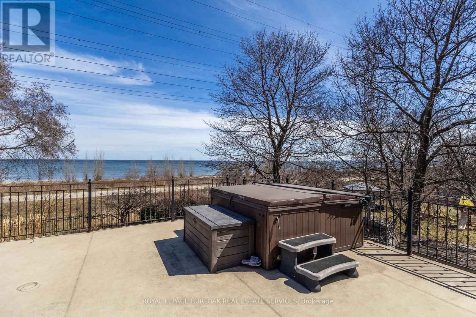 












957 BEACH BOULEVARD

,
Hamilton,




Ontario
L8H6Z7

