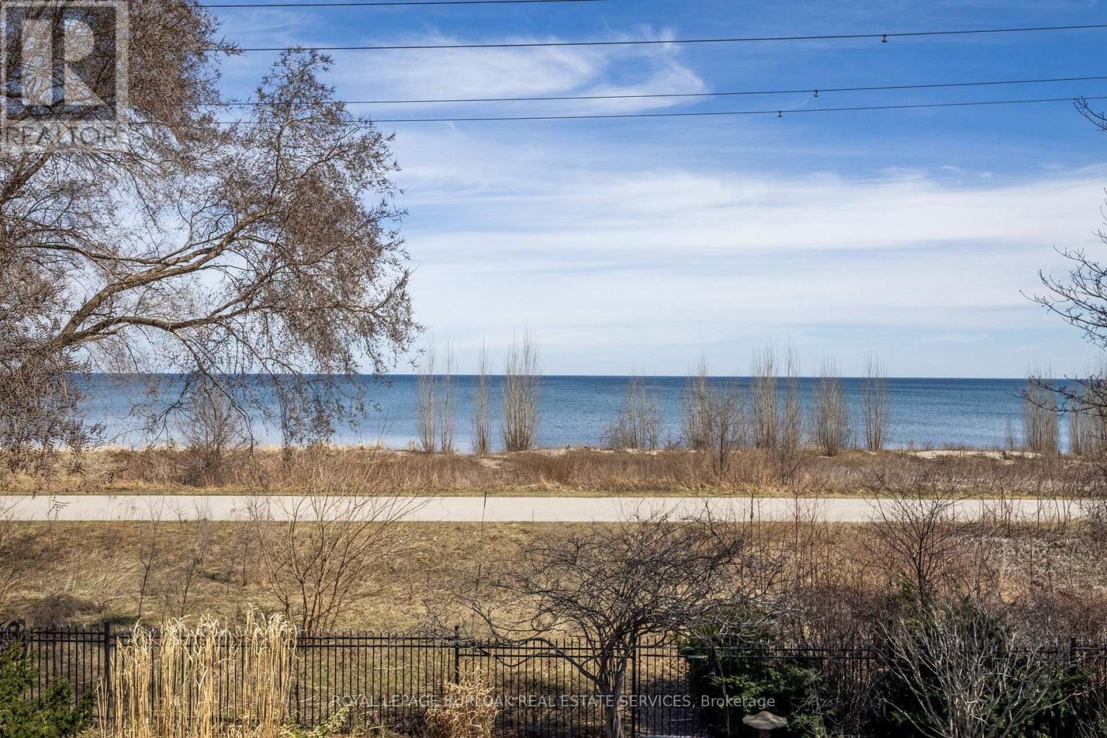 












957 BEACH BOULEVARD

,
Hamilton,




Ontario
L8H6Z7

