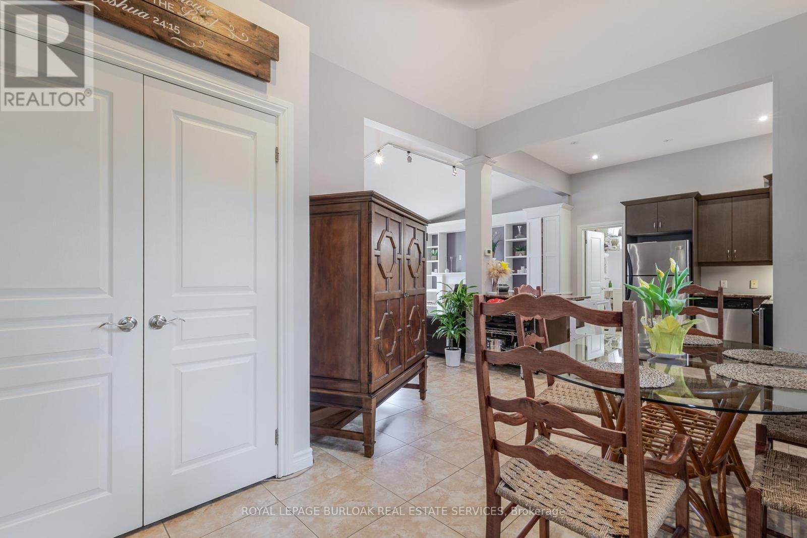












957 BEACH BOULEVARD

,
Hamilton,




Ontario
L8H6Z7


