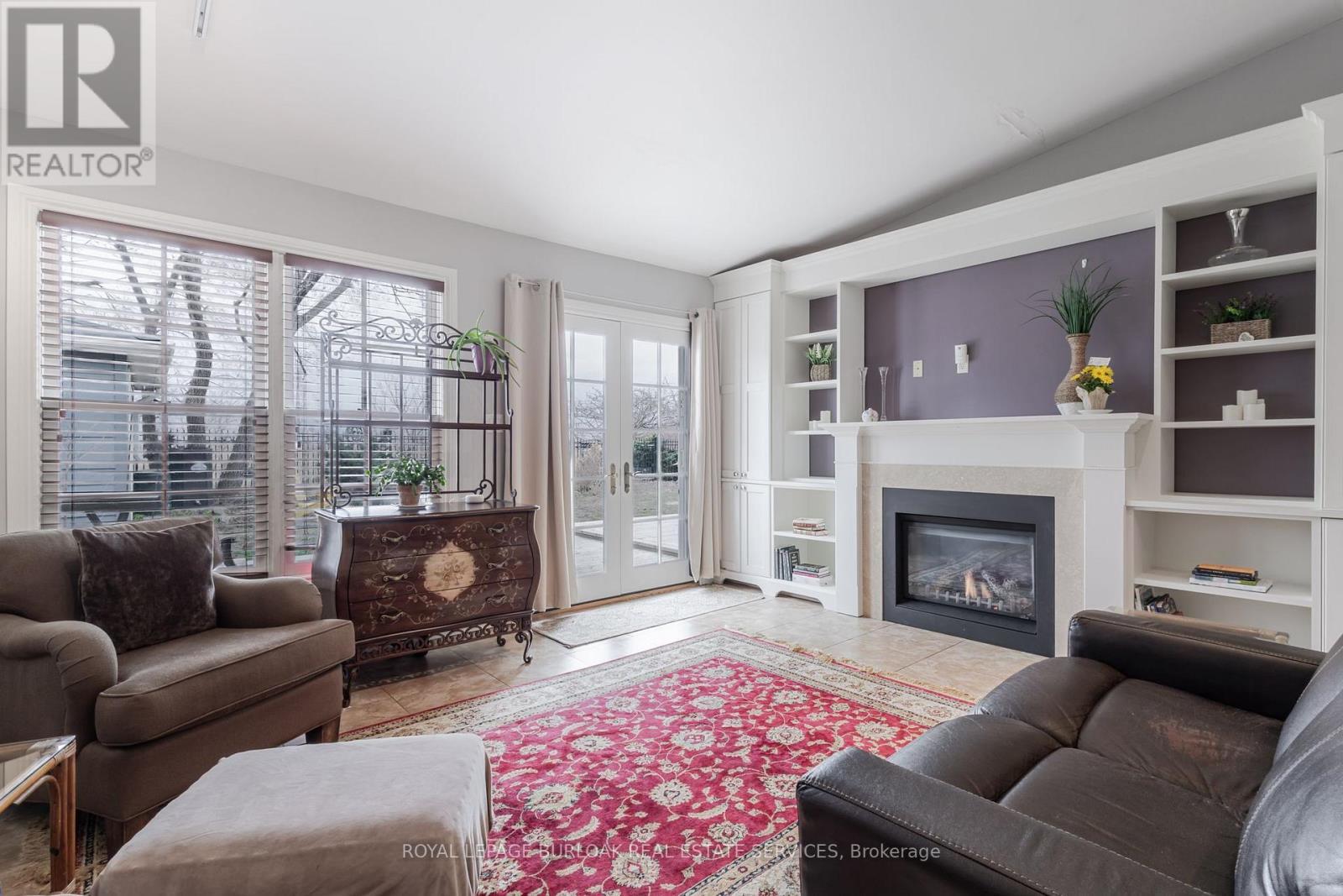 












957 BEACH BOULEVARD

,
Hamilton,




Ontario
L8H6Z7

