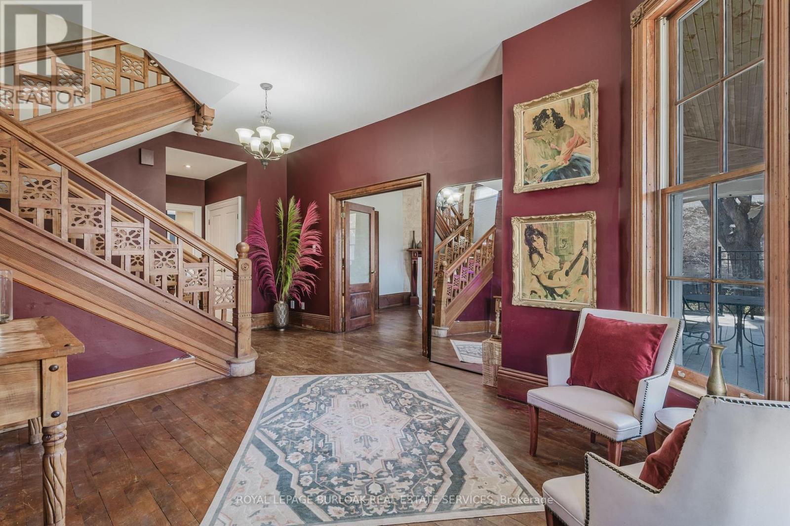 












957 BEACH BOULEVARD

,
Hamilton,




Ontario
L8H6Z7

