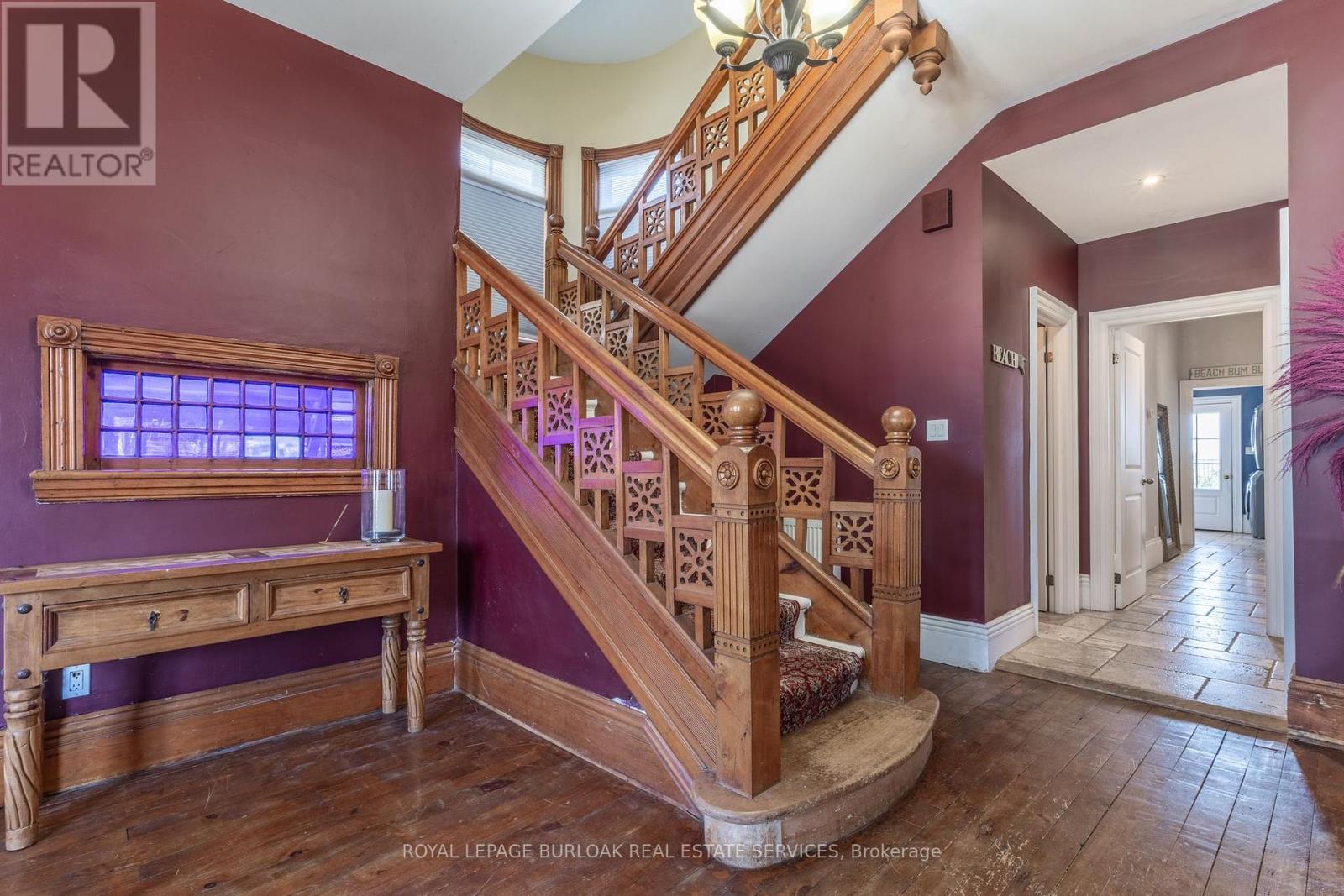 












957 BEACH BOULEVARD

,
Hamilton,




Ontario
L8H6Z7

