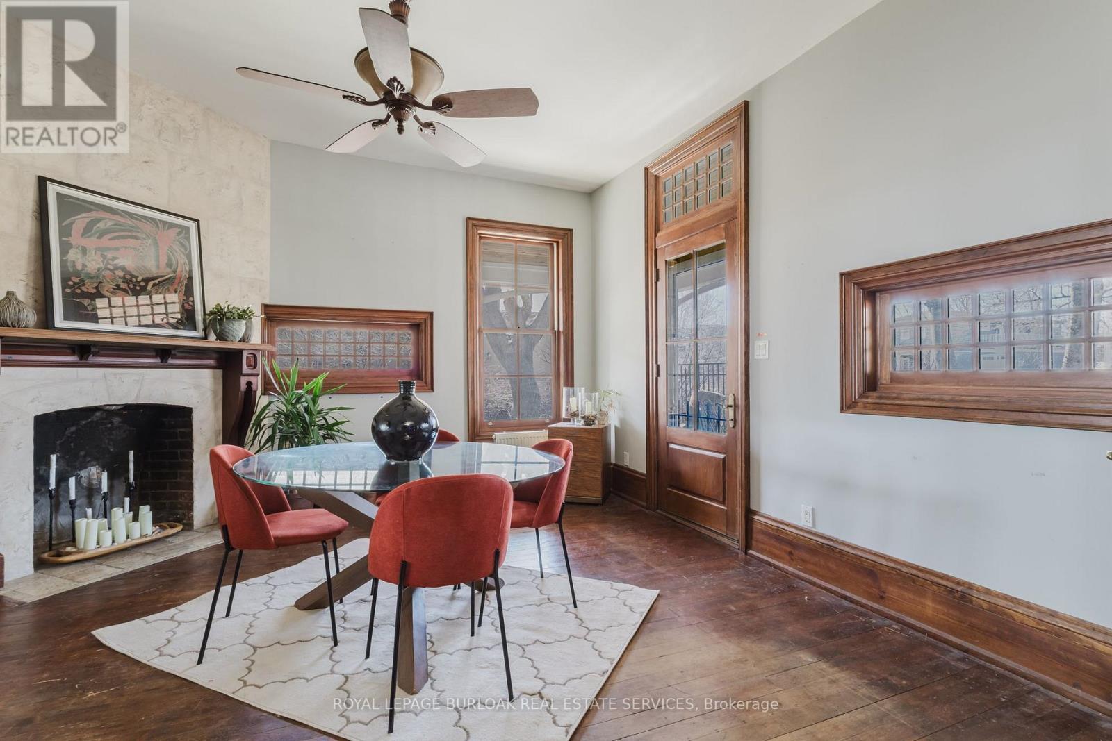 












957 BEACH BOULEVARD

,
Hamilton,




Ontario
L8H6Z7

