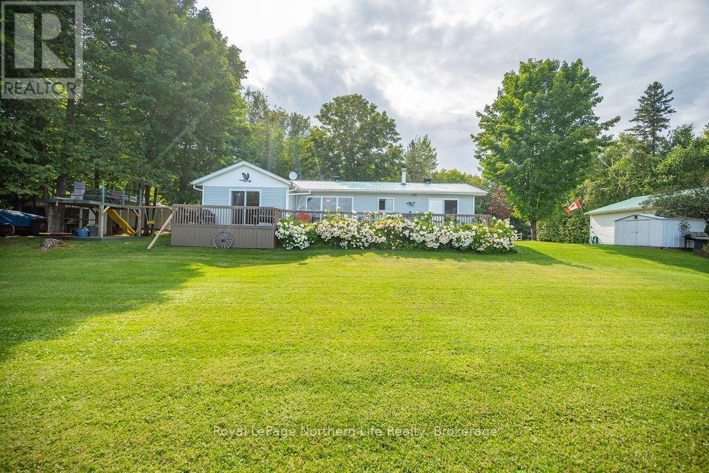 












347 BLACK POINT ROAD

,
North Algona Wilberforce,




Ontario
K0J1X0

