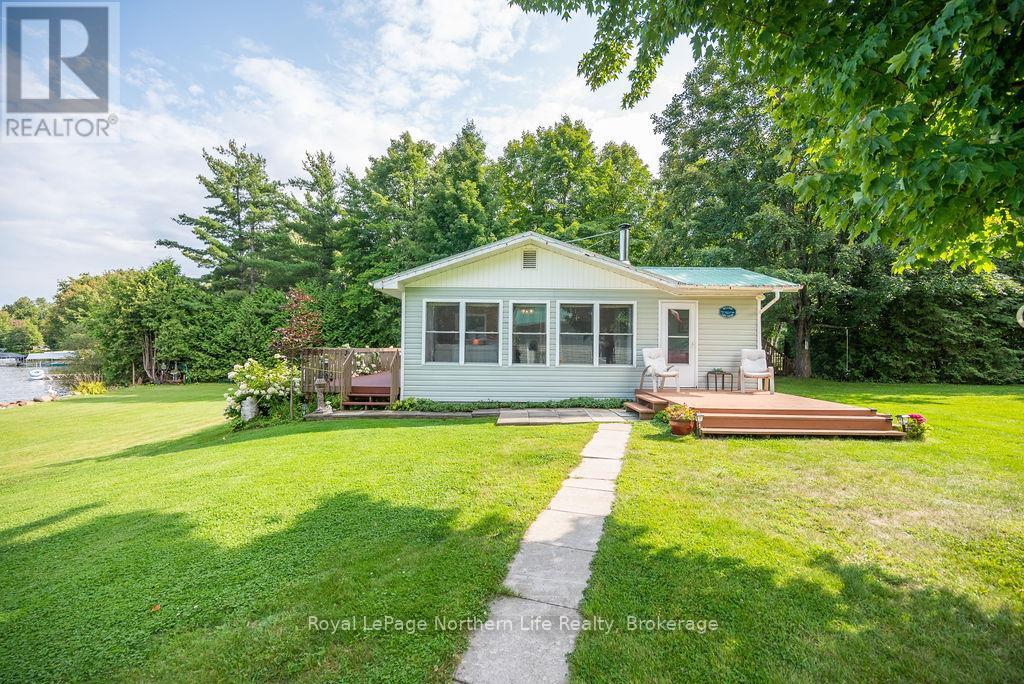 












347 BLACK POINT ROAD

,
North Algona Wilberforce,




Ontario
K0J1X0

