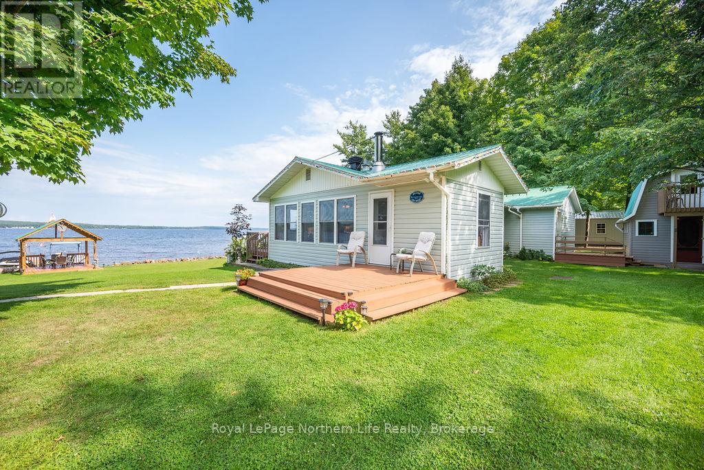 












347 BLACK POINT ROAD

,
North Algona Wilberforce,




Ontario
K0J1X0

