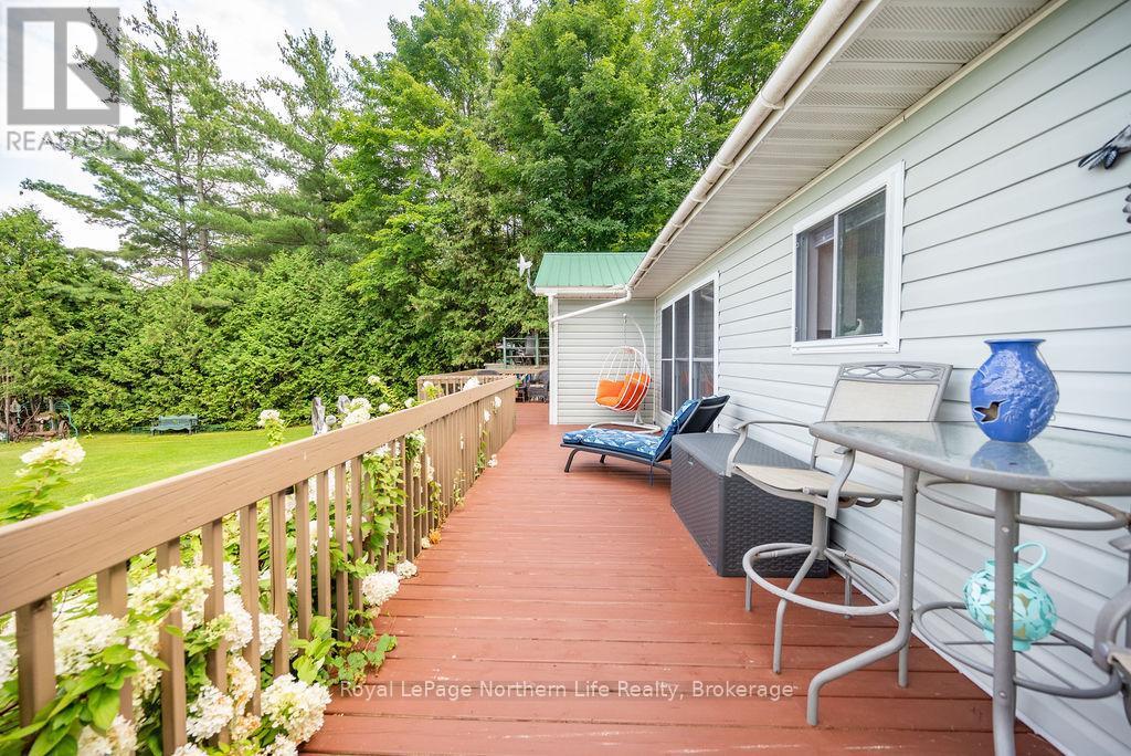 












347 BLACK POINT ROAD

,
North Algona Wilberforce,




Ontario
K0J1X0

