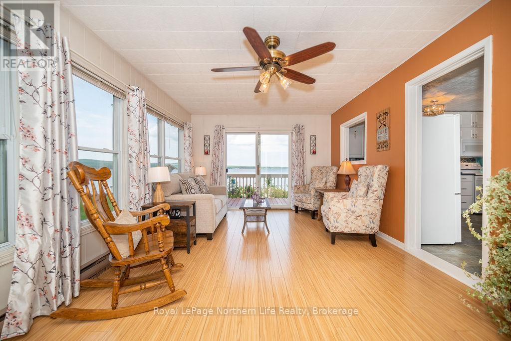 












347 BLACK POINT ROAD

,
North Algona Wilberforce,




Ontario
K0J1X0

