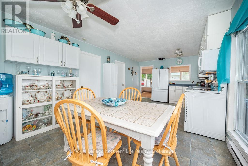 












347 BLACK POINT ROAD

,
North Algona Wilberforce,




Ontario
K0J1X0

