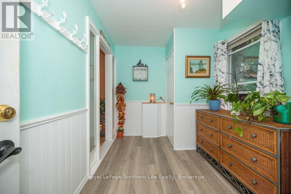 












347 BLACK POINT ROAD

,
North Algona Wilberforce,




Ontario
K0J1X0

