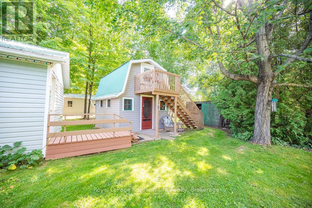 












347 BLACK POINT ROAD

,
North Algona Wilberforce,




Ontario
K0J1X0


