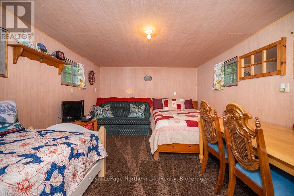












347 BLACK POINT ROAD

,
North Algona Wilberforce,




Ontario
K0J1X0

