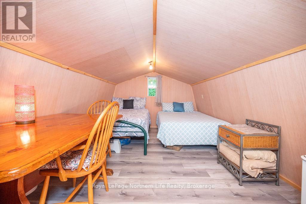 












347 BLACK POINT ROAD

,
North Algona Wilberforce,




Ontario
K0J1X0

