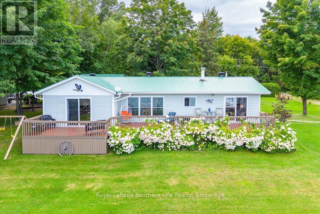 












347 BLACK POINT ROAD

,
North Algona Wilberforce,




Ontario
K0J1X0

