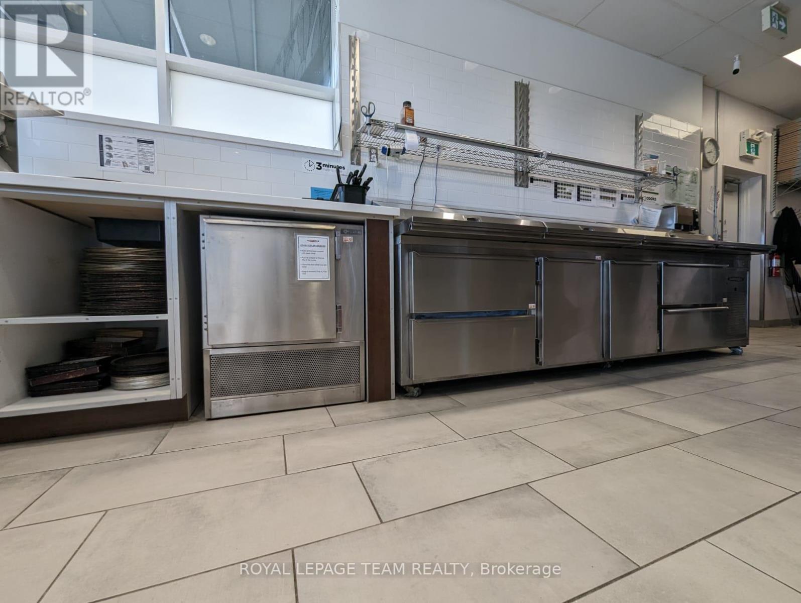












1 - 4285 STRANDHERD DRIVE

,
Ottawa,




Ontario
K2J5P8

