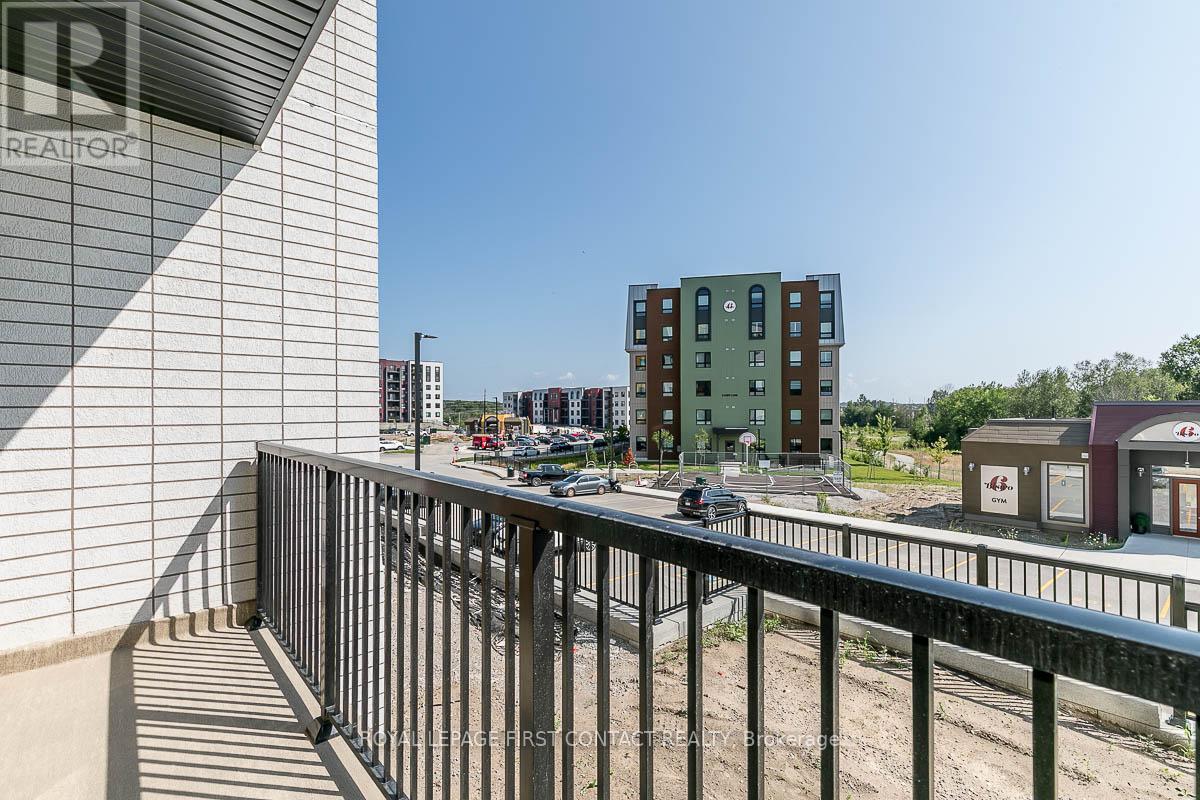 












101 - 8 CULINARY LANE

,
Barrie,




Ontario
L9J0J9

