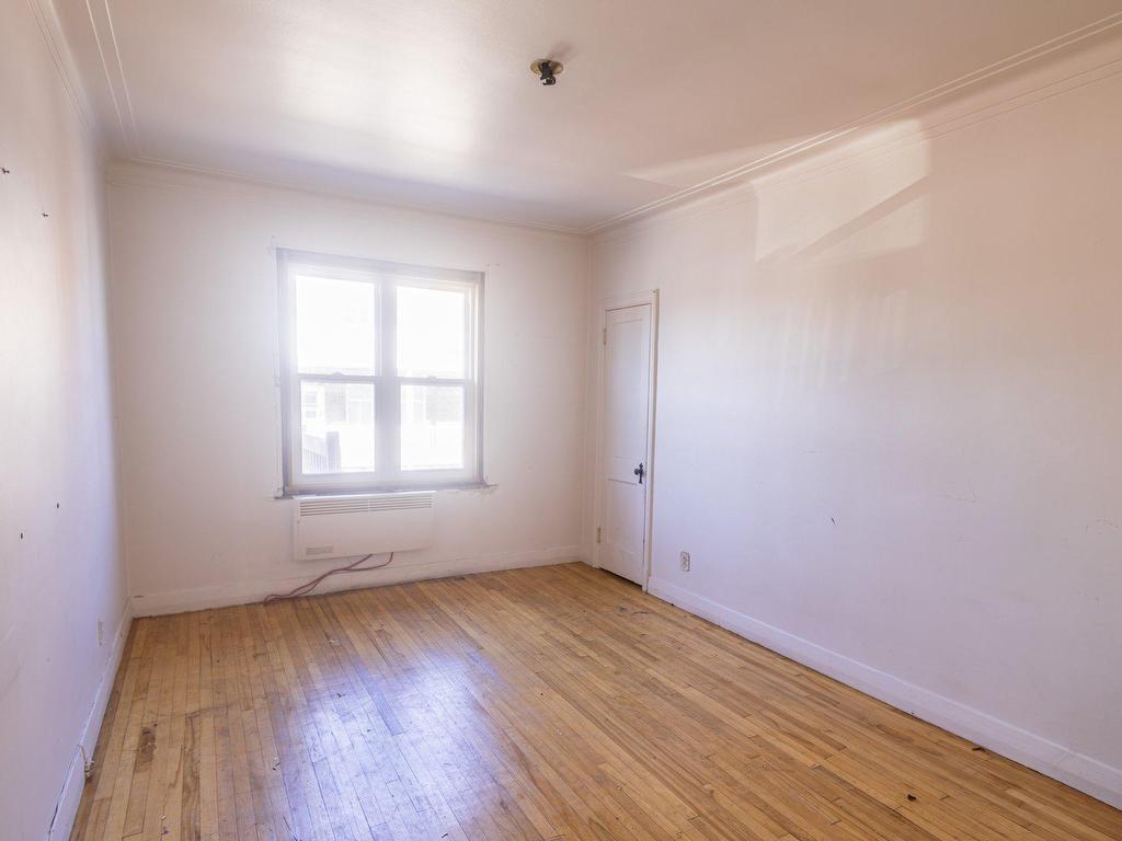 









903


Rue Frigon

,
Shawinigan,




QC
G9N3Y8

